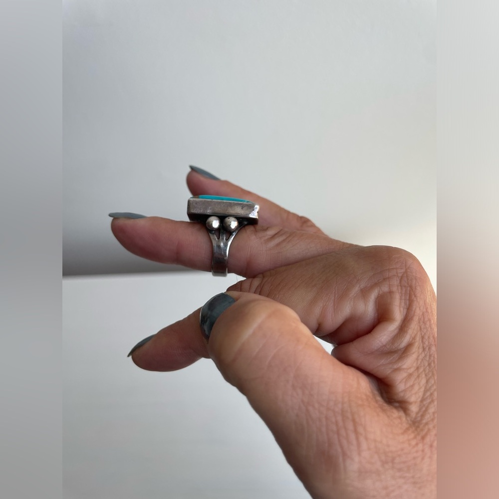 Designer turquoise solid sterling silver ring - Picture 8 of 13